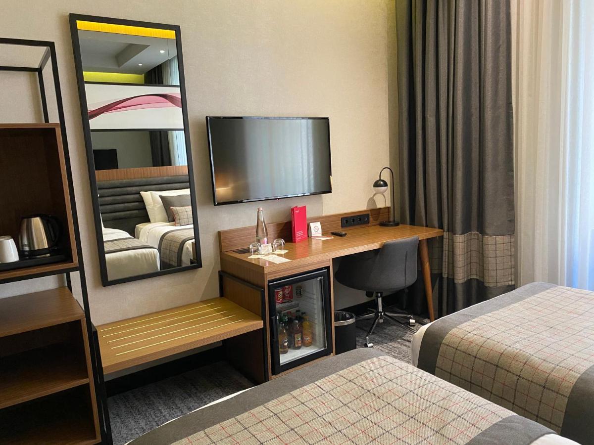 Ramada By Wyndham Budapest City Center Екстериор снимка