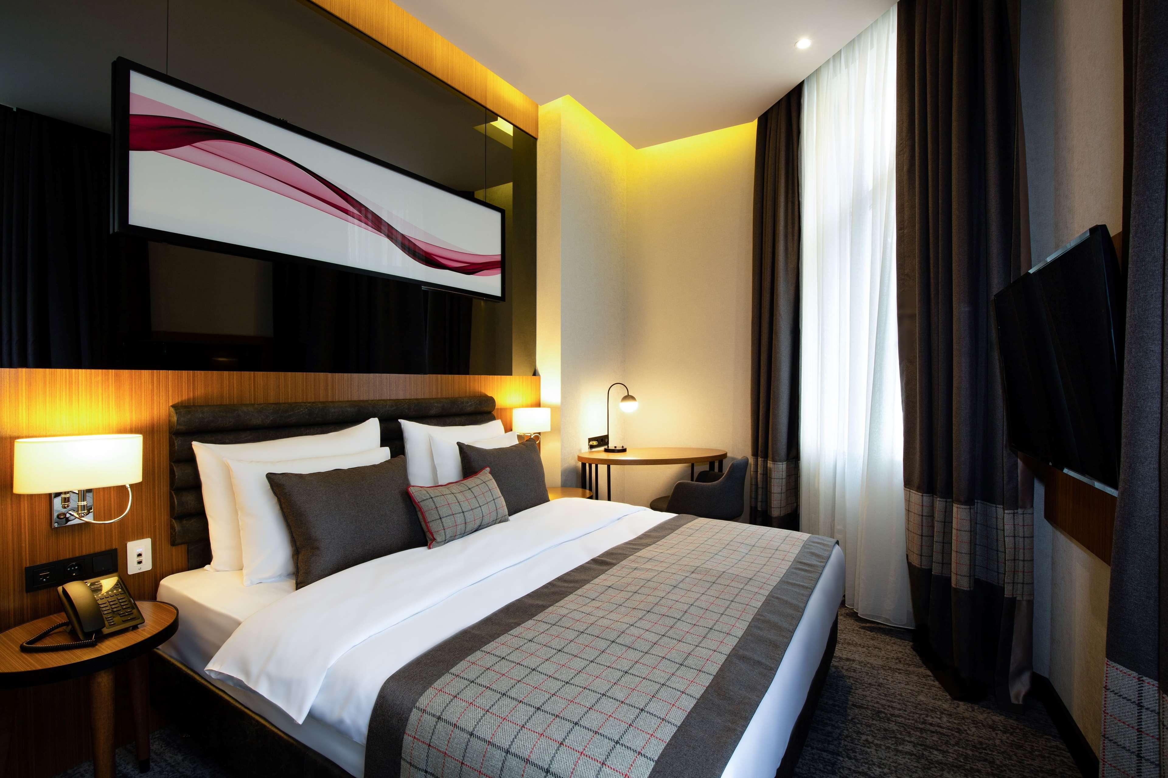 Ramada By Wyndham Budapest City Center Екстериор снимка