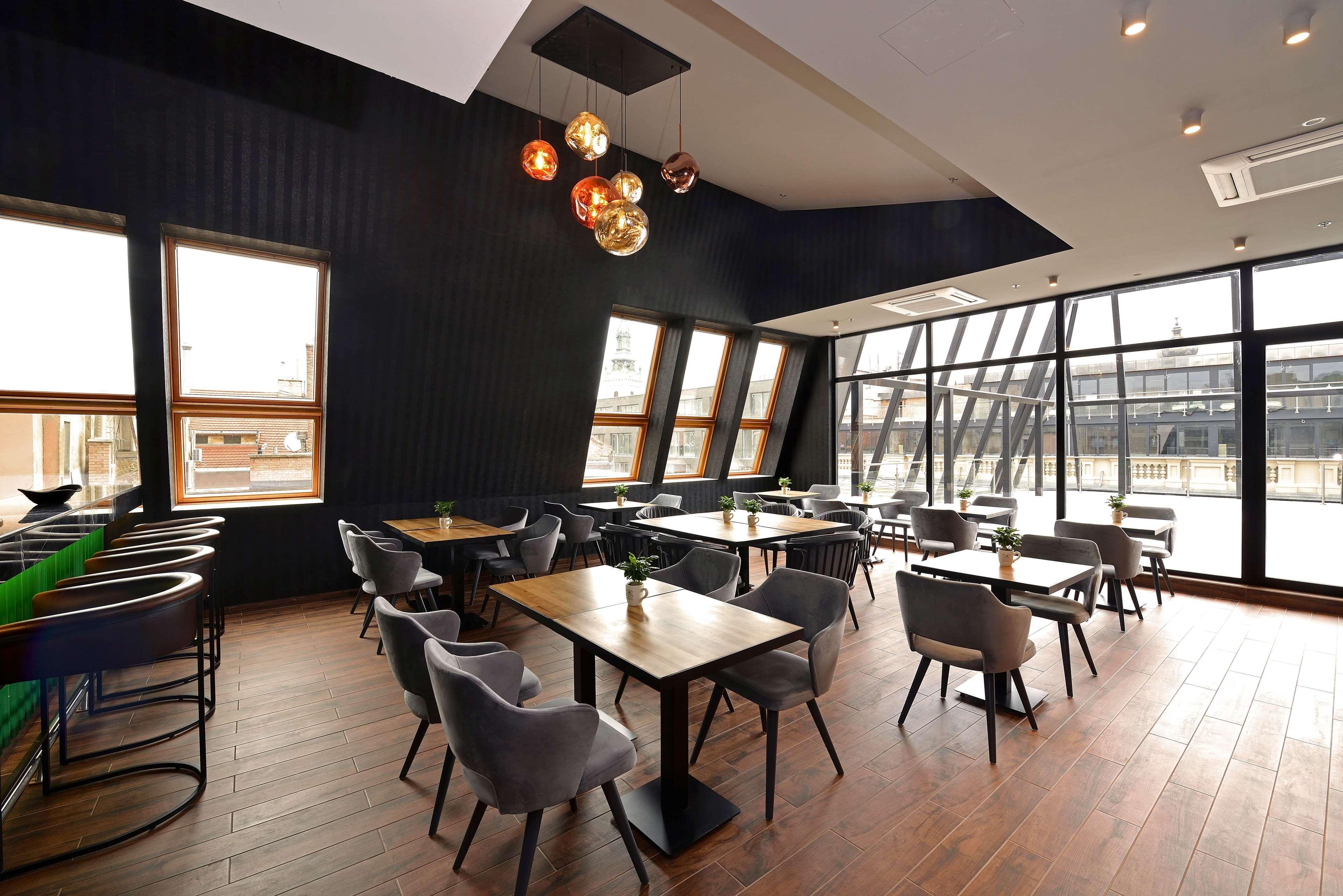 Ramada By Wyndham Budapest City Center Екстериор снимка